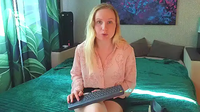 Lanavi Smile online show from May 25, 2026, 6:12 am