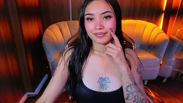 Daphne nicole b online show from April 15, 2026, 1:04 pm