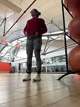 susi chimm online show from April 13, 2026, 1:04 pm