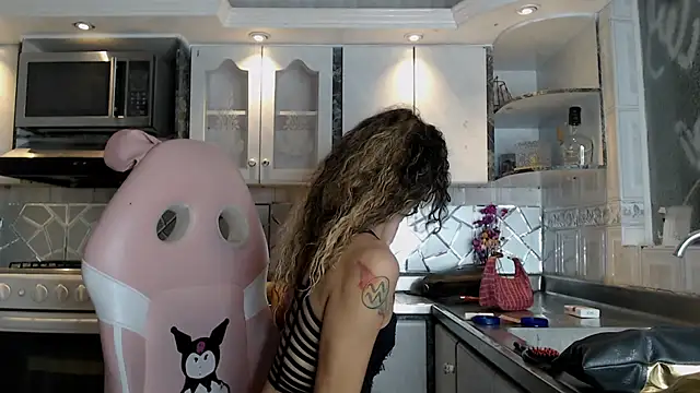 Snapshot of CrisOzzz chatting on February 28, 2026, 8:19 pm CrisOzzz online show from February 28, 2026, 8:19 pm