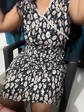 Snapshot of Queenlipx chatting on February 22, 2026, 3:24 pm Queenlipx online show from February 22, 2026, 3:24 pm