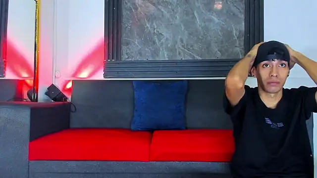 Latins on fire online show from March 4, 2026, 7:54 pm