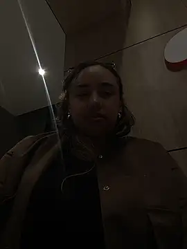 Eyssha online show from April 8, 2026, 12:34 am