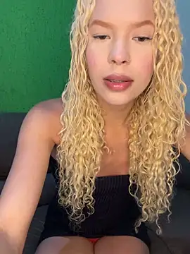 loirinha atrevida online show from April 16, 2026, 2:51 pm