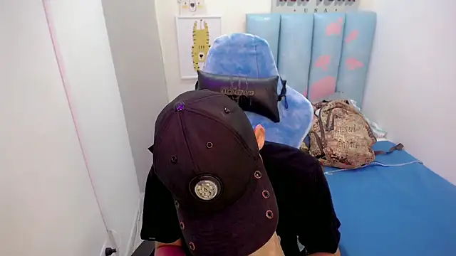 Snapshot of Houston_bby_ chatting on February 27, 2026, 8:41 pm Houston bby online show from February 27, 2026, 8:41 pm