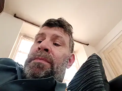 stud2512 online show from March 12, 2026, 1:37 pm