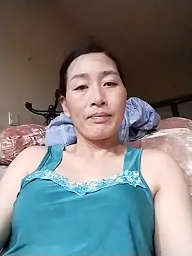 lris-Beauty77 online show from April 15, 2026, 2:32 pm