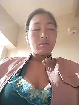 lris-Beauty77 online show from March 8, 2026, 9:07 pm