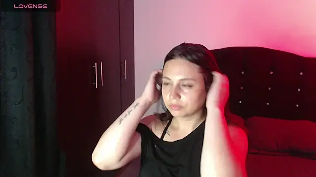 Snapshot of Ana__arms chatting on May 24, 2026, 9:47 pm Ana arms online show from May 24, 2026, 9:47 pm