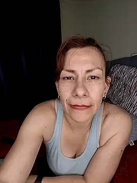 Snapshot of ivonnahills chatting on April 24, 2026, 12:45 am ivonnahills online show from April 24, 2026, 12:45 am