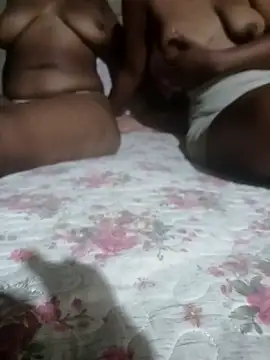 Snapshot of Dee-n-Dee_nyash chatting on February 22, 2026, 9:49 pm Dee-n-Dee nyash online show from February 22, 2026, 9:49 pm