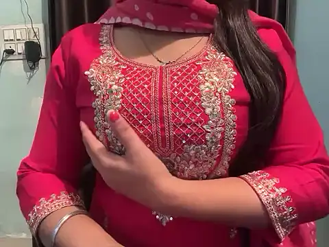 Snapshot of Avneet_kaurr1 chatting on April 27, 2026, 2:20 am Avneet kaurr1 online show from April 27, 2026, 2:20 am