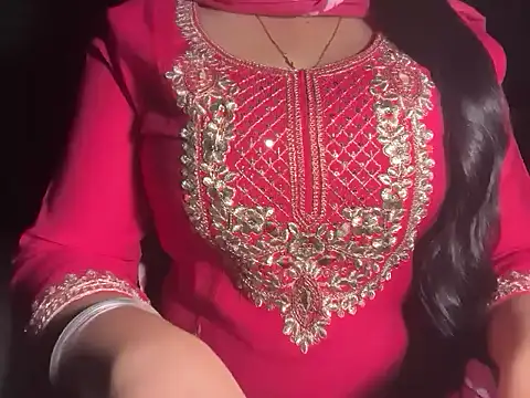 Avneet kaurr1 online show from April 7, 2026, 6:37 am