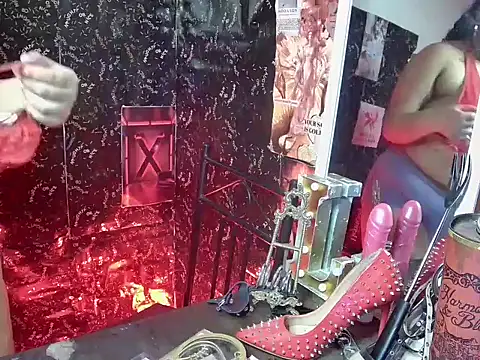 Snapshot of MistressMileenaMiami chatting on May 13, 2026, 10:50 pm MistressMileenaMiami online show from May 13, 2026, 10:50 pm