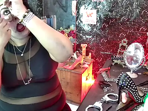 Snapshot of MistressMileenaMiami chatting on July 24, 2026, 12:45 pm MistressMileenaMiami online show from July 24, 2026, 12:45 pm