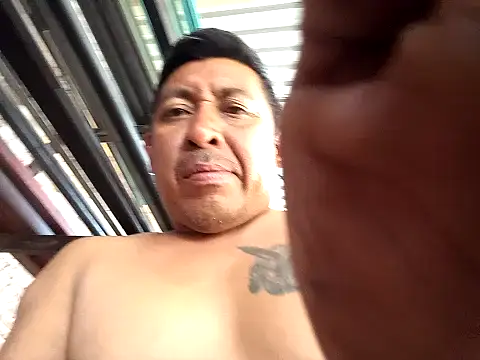 Snapshot of Emilis2347 chatting on February 22, 2026, 11:28 pm Emilis2347 online show from February 22, 2026, 11:28 pm