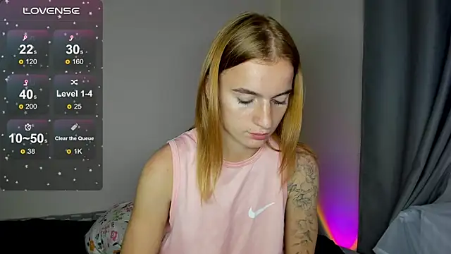 Snapshot of Stacey_Brow chatting on July 14, 2026, 2:05 am Stacey Brow online show from July 14, 2026, 2:05 am