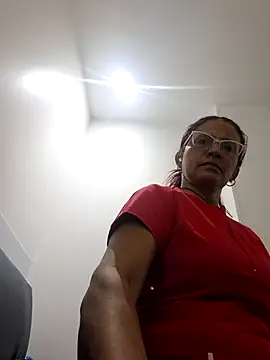 Lorenaluna online show from March 28, 2026, 4:41 pm