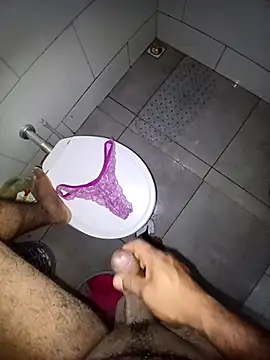 casadosafadoooo online show from March 11, 2026, 8:25 pm