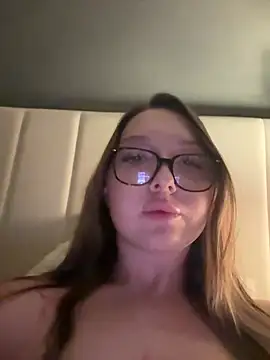 Bellesweett online show from February 23, 2026, 11:05 pm