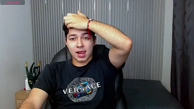 Julian Smith21 online show from April 8, 2026, 3:41 am