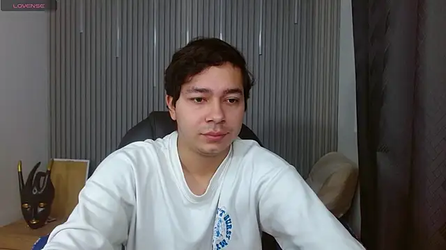 Snapshot of Julian_Smith21 chatting on June 12, 2026, 3:59 am Julian Smith21 online show from June 12, 2026, 3:59 am