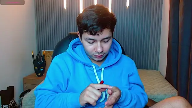 Julian Smith21 online show from April 4, 2026, 11:55 pm