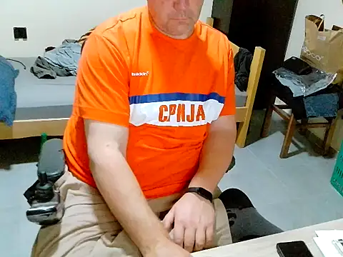 Snapshot of pozitiva000 chatting on May 31, 2026, 8:42 pm pozitiva000 online show from May 31, 2026, 8:42 pm