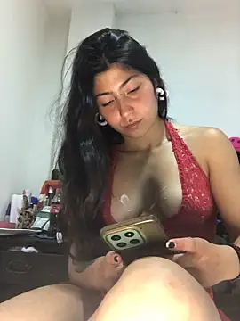 Snapshot of Little_Sweett chatting on February 28, 2026, 2:50 pm Little Sweett online show from February 28, 2026, 2:50 pm