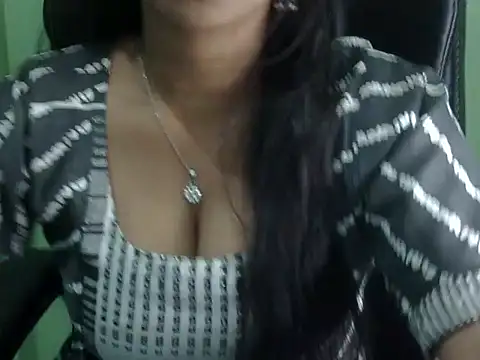 cute momo love online show from May 13, 2026, 5:14 am