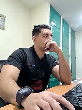 Snapshot of Jaramill07 chatting on February 28, 2026, 11:43 am Jaramill07 online show from February 28, 2026, 11:43 am