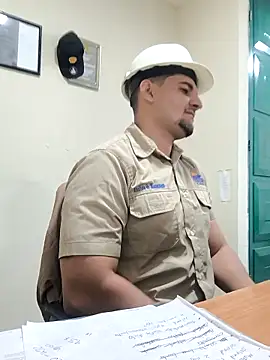 Snapshot of Jaramill07 chatting on February 24, 2026, 7:04 pm Jaramill07 online show from February 24, 2026, 7:04 pm