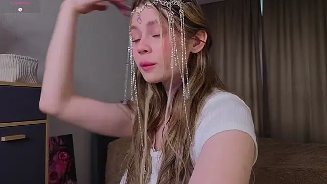 Dipamelly online show from April 11, 2026, 2:41 am