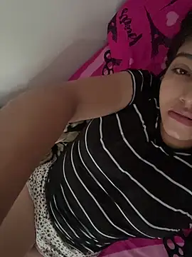 Sexy mia outdoors online show from April 12, 2026, 7:39 pm