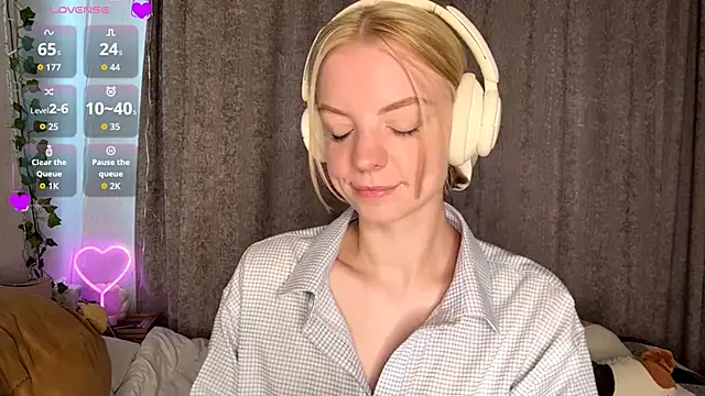 Snapshot of Marry_Sornatiko chatting on June 19, 2026, 3:29 pm Marry Sornatiko online show from June 19, 2026, 3:29 pm