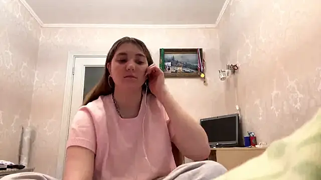 Snapshot of JanineThielman chatting on June 1, 2026, 3:11 pm JanineThielman online show from June 1, 2026, 3:11 pm