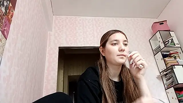 Snapshot of JanineThielman chatting on April 28, 2026, 8:52 am JanineThielman online show from April 28, 2026, 8:52 am
