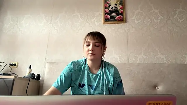 Snapshot of JanineThielman chatting on May 31, 2026, 10:32 am JanineThielman online show from May 31, 2026, 10:32 am