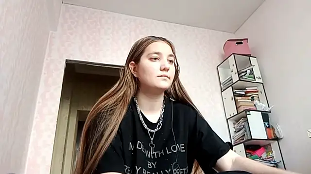 Snapshot of JanineThielman chatting on April 29, 2026, 11:25 am JanineThielman online show from April 29, 2026, 11:25 am