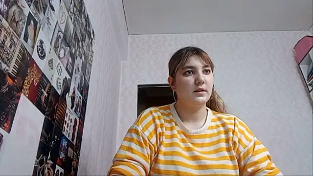 Snapshot of JanineThielman chatting on July 7, 2026, 9:24 am JanineThielman online show from July 7, 2026, 9:24 am