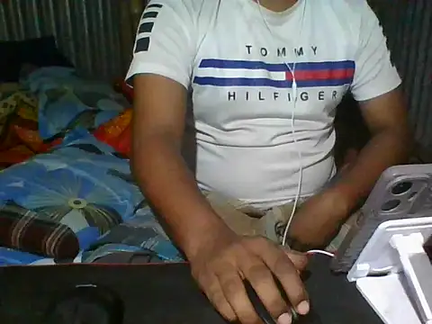 Snapshot of BestDick2910 chatting on March 4, 2026, 10:34 am BestDick2910 online show from March 4, 2026, 10:34 am