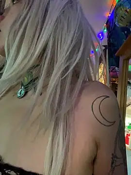 nightmar3doll online show from April 15, 2026, 12:49 am