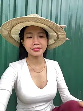 Miumieu2 online show from April 11, 2026, 9:02 am