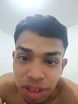 Snapshot of Lluviadeorohd chatting on February 27, 2026, 3:29 am Lluviadeorohd online show from February 27, 2026, 3:29 am