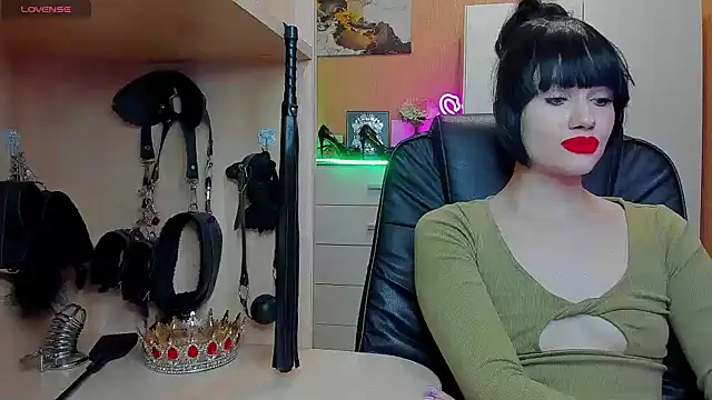 Snapshot of KristiTopxx chatting on June 3, 2026, 6:34 pm KristiTopxx online show from June 3, 2026, 6:34 pm