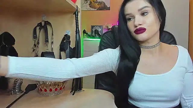 Snapshot of KristiTopxx chatting on October 17, 2025, 6:32 pm KristiTopxx online show from October 17, 2025, 6:32 pm