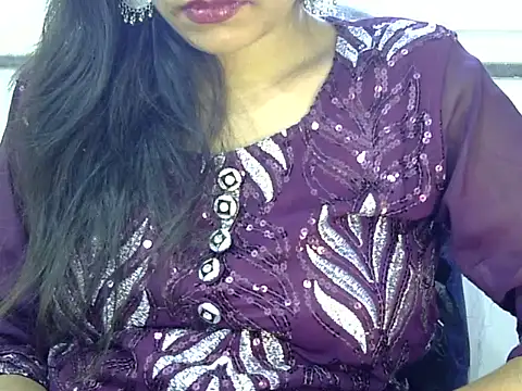 Neha Sharma2 online show from May 4, 2026, 11:13 am