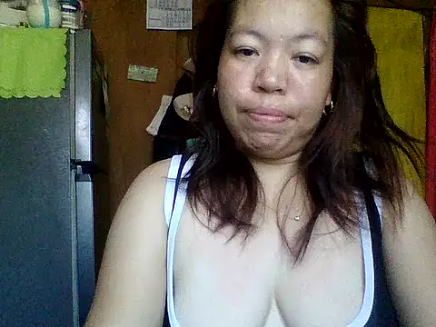 Snapshot of sweet_lhyn chatting on June 16, 2026, 4:34 am sweet lhyn online show from June 16, 2026, 4:34 am