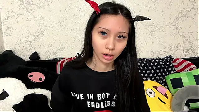 kishagrayone online show from May 10, 2026, 1:36 pm