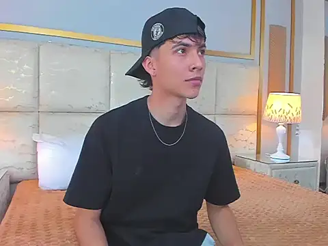 AronTawers online show from March 1, 2026, 7:14 pm